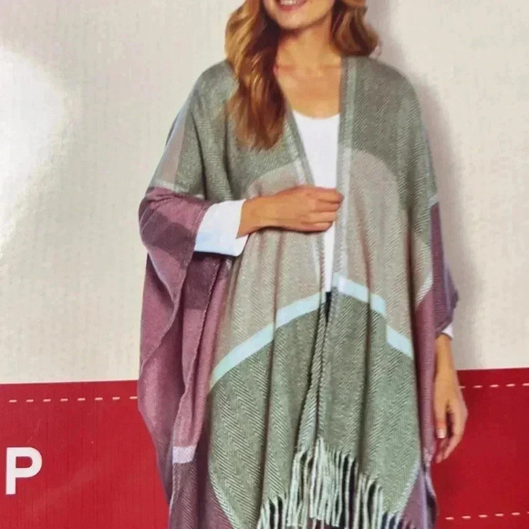 NWT WOOLRICH COZY BLANKET SHAWL ONE SIZE FITS ALL GRAY AND PURPLE PLAID - Picture 6 of 7